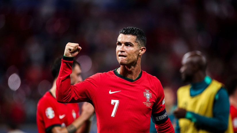 斯凯利:感谢图赫尔对我的信任,球迷们让我有在家里的感觉.